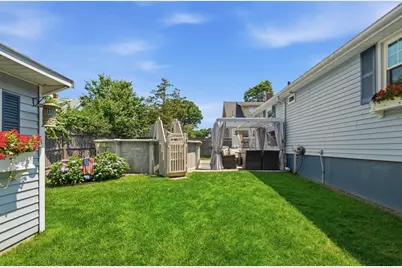 31 Dartmouth St, Lynn, MA 01904 - Photo 18