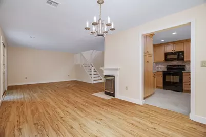 212 Ridgefield Cir #212B, Clinton, MA 01510 - Photo 8