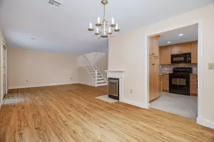 212 Ridgefield Cir, Clinton, MA 01510 - Photo 8