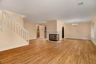 212 Ridgefield Cir, Clinton, MA 01510 - Photo 10