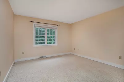 212 Ridgefield Cir #212B, Clinton, MA 01510 - Photo 34