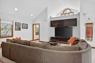 15 Bullard St, Holliston, MA 01746 - Photo 8