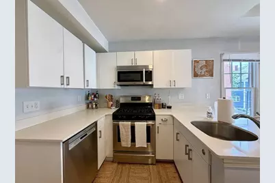 77 F St. #2, Boston, MA 02127 - Photo 4