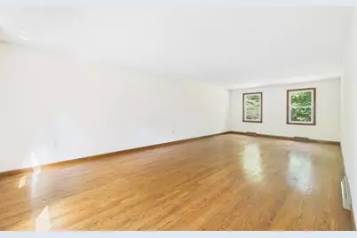 500 Inverness Ln, Longmeadow, MA 01106 - Photo 6
