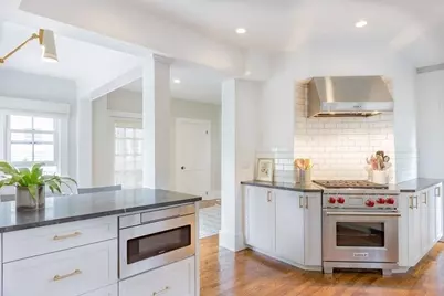 16 Pickett St, Marblehead, MA 01945 - Photo 4