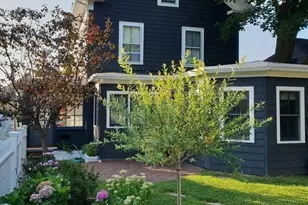 16 Pickett St, Marblehead, MA 01945 - Photo 2