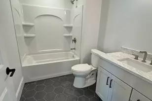 41 Elm St, Andover, MA 01810 - Photo 4