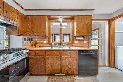 50 Emerson St, Springfield, MA 01108 - Photo 10