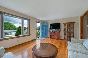 50 Emerson St, Springfield, MA 01108 - Photo 2