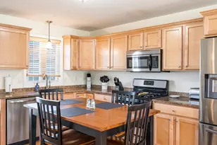 27 Streamview Dr, Cumberland, RI 02864 - Photo 8
