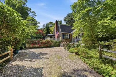25 Muskegat Rd, Falmouth, MA 02536 - Photo 2