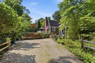 25 Muskegat Rd, Falmouth, MA 02536 - Photo 2