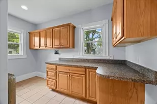 229 W Chestnut St, Brockton, MA 02301 - Photo 6