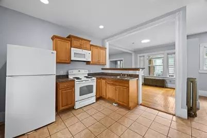229 W Chestnut St, Brockton, MA 02301 - Photo 2