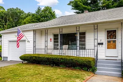 7 Knollwood Ln, Leominster, MA 01453 - Photo 4