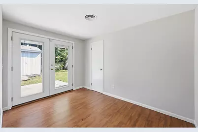 60 Keddy Street, Springfield, MA 01109 - Photo 10