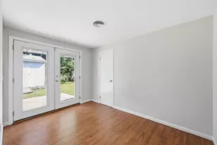 60 Keddy St, Springfield, MA 01109 - Photo 10