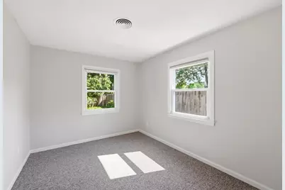 60 Keddy Street, Springfield, MA 01109 - Photo 8