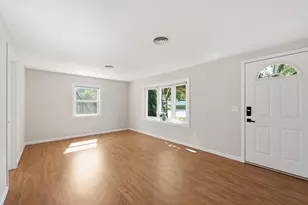 60 Keddy St, Springfield, MA 01109 - Photo 2