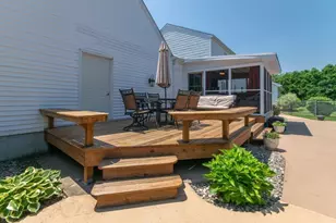 35 Jennie Cir, Agawam, MA 01001 - Photo 4