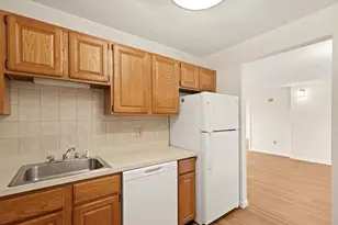198 Locust, Lynn, MA 01904 - Photo 6
