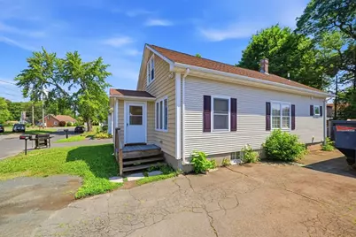 15 Rhodes, Agawam, MA 01030 - Photo 2