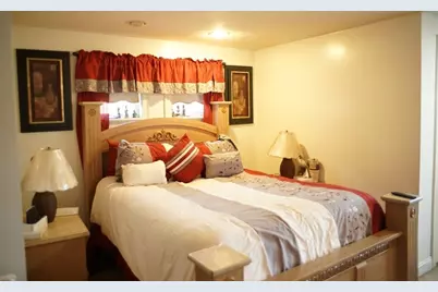 8 Beechwood St #2, Boston, MA 02121 - Photo 10