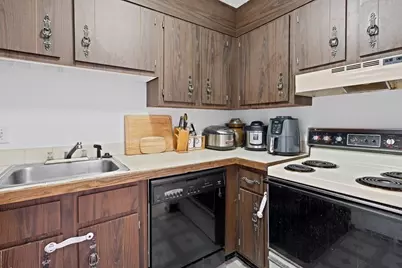 1186 Worcester Rd #220, Framingham, MA 01702 - Photo 6