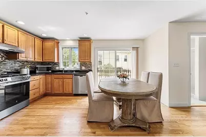 30 Russell St #5, Waltham, MA 02453 - Photo 6