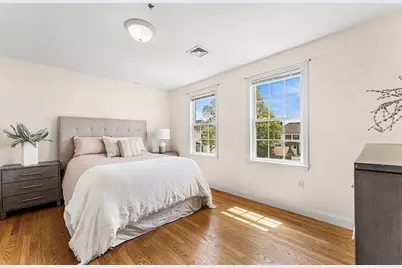 30 Russell St #5, Waltham, MA 02453 - Photo 16