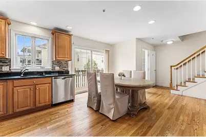 30 Russell St #5, Waltham, MA 02453 - Photo 8