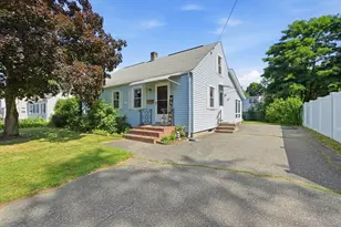 38 S Alhambra Cir, Agawam, MA 01001 - Photo 2