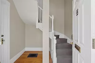 32 Arthur St, Beverly, MA 01915 - Photo 8