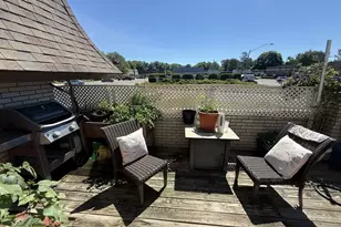 202 Beekman, Agawam, MA 01001 - Photo 12