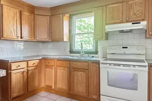 26 Birch St, Ludlow, MA 01056 - Photo 2