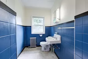 54 Montgomery Ave, Holyoke, MA 01040 - Photo 10