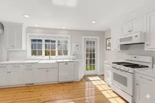 11 Friendship Ln, Duxbury, MA 02332 - Photo 10