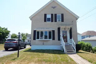 288 Irvington St, New Bedford, MA 02745 - Photo 2