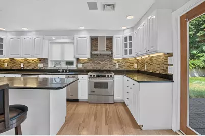 115 Pond St, Avon, MA 02322 - Photo 4