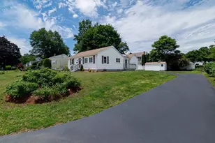 43 Chestnut Ave, Auburn, MA 01501 - Photo 4