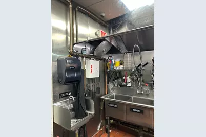 914 Morton St, Boston, MA 02126 - Photo 18