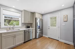 18 Tremont St, Billerica, MA 01821 - Photo 10