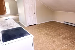 43 Hamilton St, Leominster, MA 01453 - Photo 10