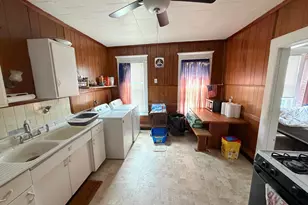 71 Hill St, West Springfield, MA 01108 - Photo 4