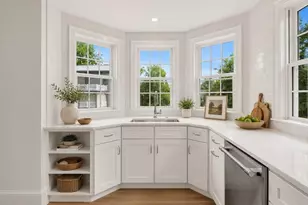 66 Pleasant St, Marblehead, MA 01945 - Photo 12