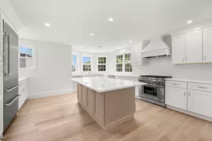 66 Pleasant St, Marblehead, MA 01945 - Photo 10