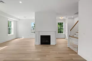 64 Pleasant St, Marblehead, MA 01945 - Photo 12