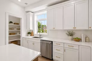 64 Pleasant St, Marblehead, MA 01945 - Photo 6