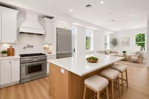 64 Pleasant St, Marblehead, MA 01945 - Photo 8