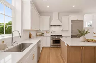 64 Pleasant St, Marblehead, MA 01945 - Photo 4